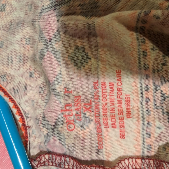 XL Northcrest Patterned Tank with Cotton Lace Sleeves - Picture 5 of 5